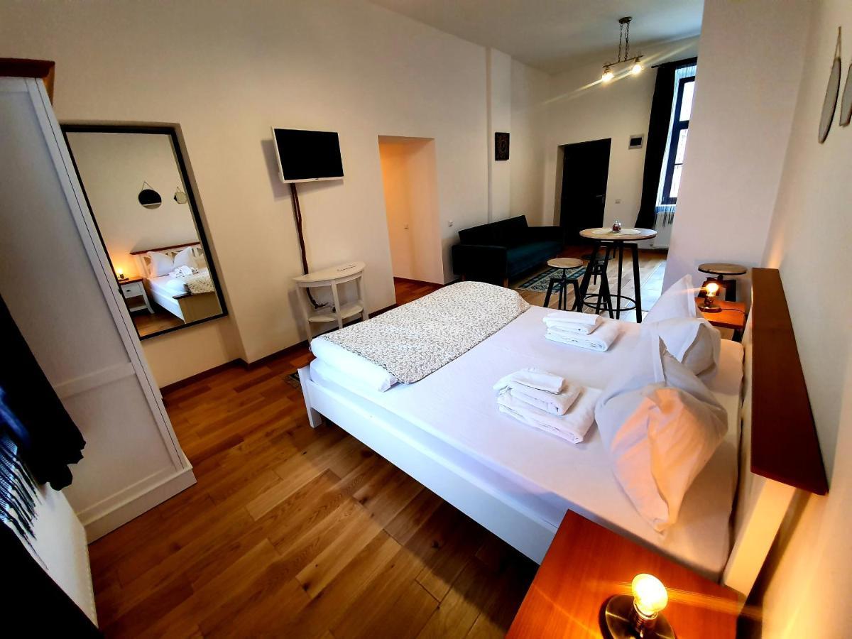 Maximus Apartments ซิวิโชอารา ภายนอก รูปภาพ